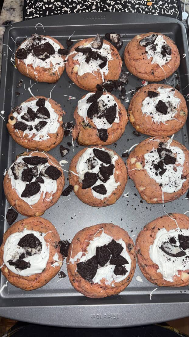 Strawberry Cookies & Crème