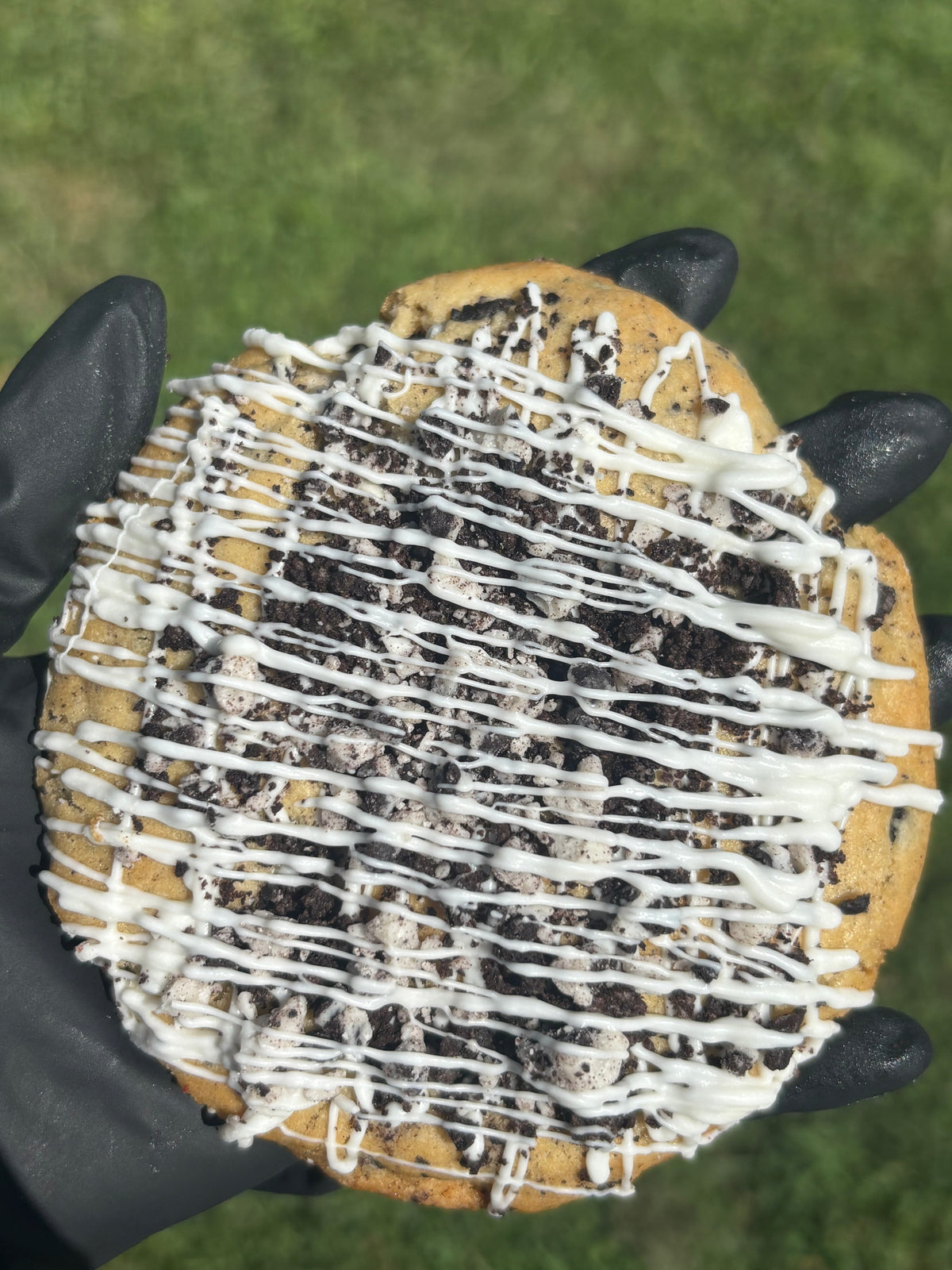 Cookies Craze 🤍🖤