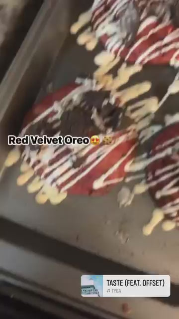 Red Velvet Oreo Cookie